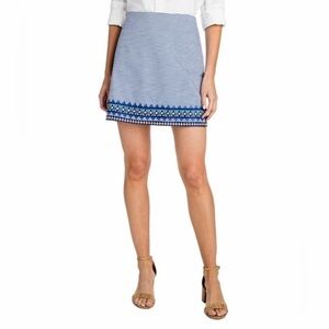 NWOT VINEYARD VINES SZ 10 Cotton
SKIRT Margo Embroidered Geoprint blue